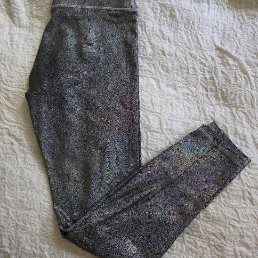 Alo Yoga holographic leggings size XS
